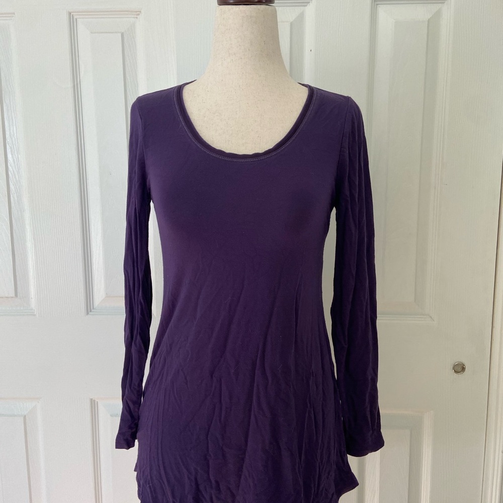 💜 White House Black Market Deep Purple Stretch Top 💜
